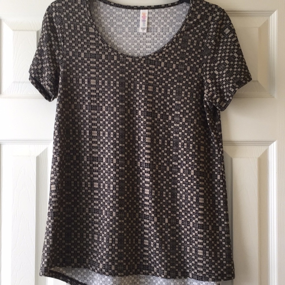 Lula Roe short sleeve shirt